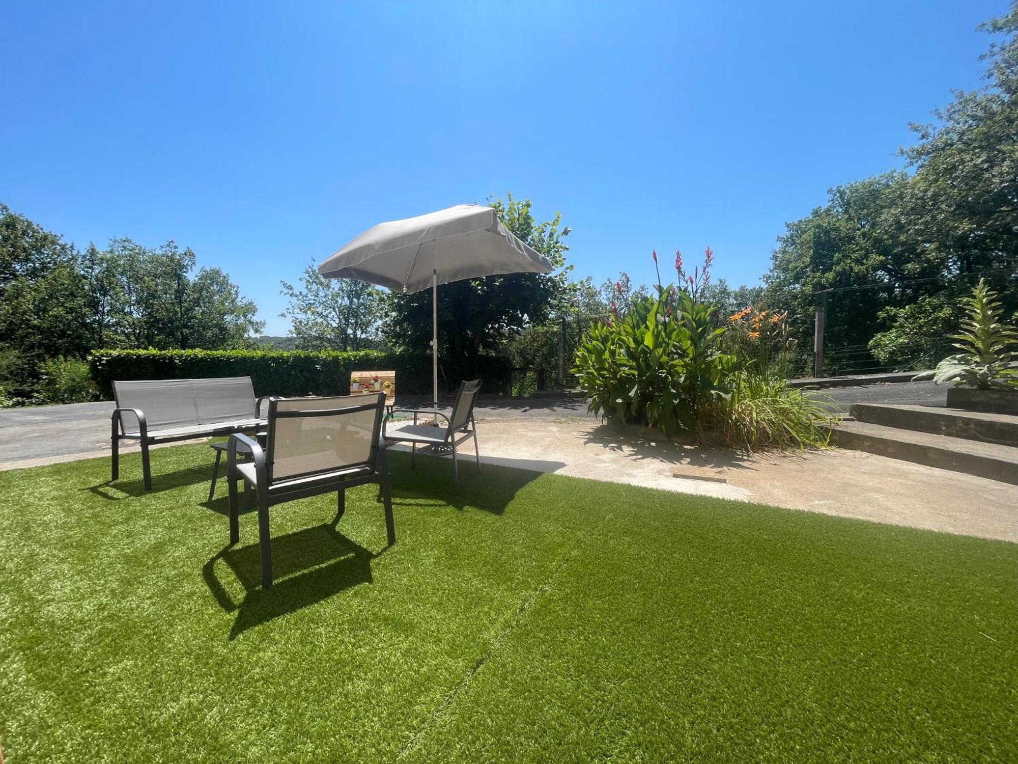 Le Petit Roquet Hotel Saint-Lazare Ngoại thất bức ảnh